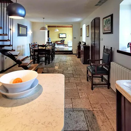 4 Bedroom Cozy In