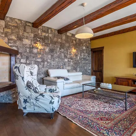 4 Bedroom Cozy In * Poljane