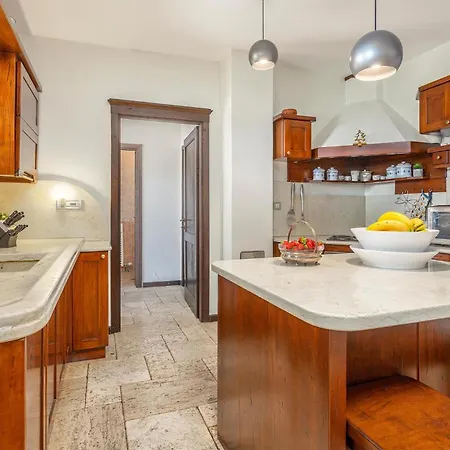 4 Bedroom Cozy In * Poljane