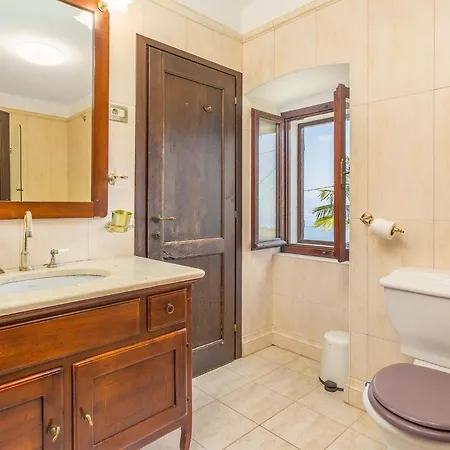 4 Bedroom Cozy In Holiday home Poljane