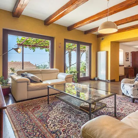 4 Bedroom Cozy In Holiday home Poljane