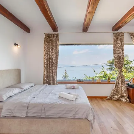 4 Bedroom Cozy In