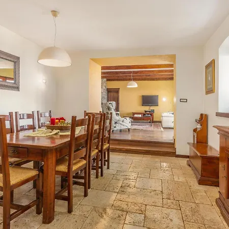 4 Bedroom Cozy In * Poljane